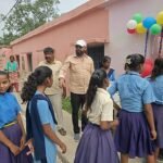 स्कूल खुलते ही दिखा उत्सव जैसा माहौल, प्रधानाचार्य मनोज कुमार की अनूठी पहल ने बच्चों के चेहरों पर बिखेरी मुस्कान
